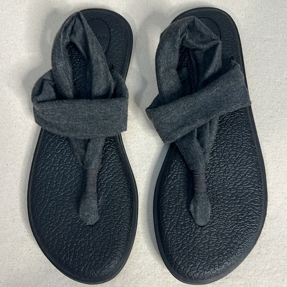 Sanuk Yoga Sling 2 Sandals | Size 7 | Black/Charcoal Gray - Picture 2 of 6